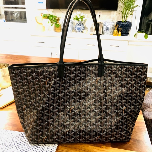 Goyard Handbags - Gorgeous Goyard St. Louis PM Black Goyardine in EUC! Pouch included.